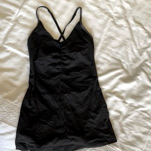 Lulu size 6 long tank with bra, adjustable straps